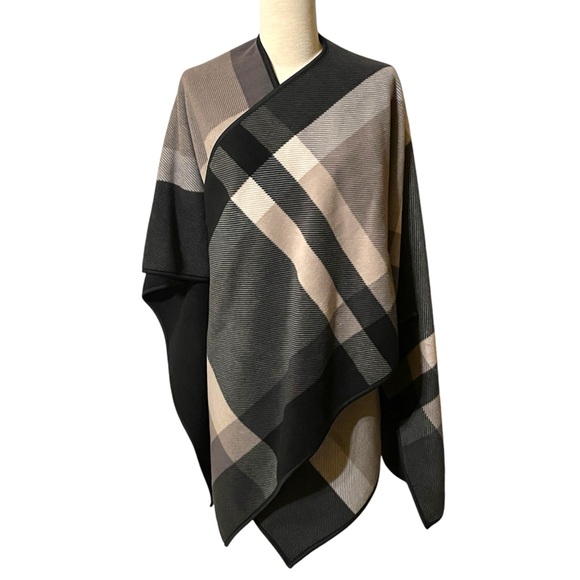Plaid IKE BEHAR Reversible Wrap Shawl Black Grey White Tan Perfect For Fall - Picture 5 of 11